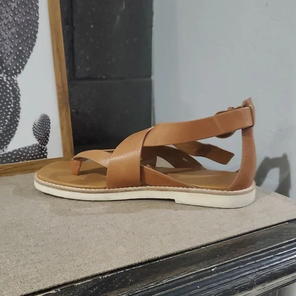 VINCE LEATHER STRAP TAN BUCKLE SANDALS SIZE 8 MORRIS - Picture 6 of 12